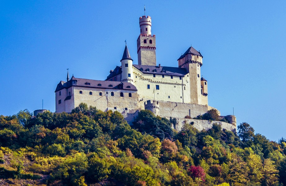 Die Marksburg am Rhein (9268916862)