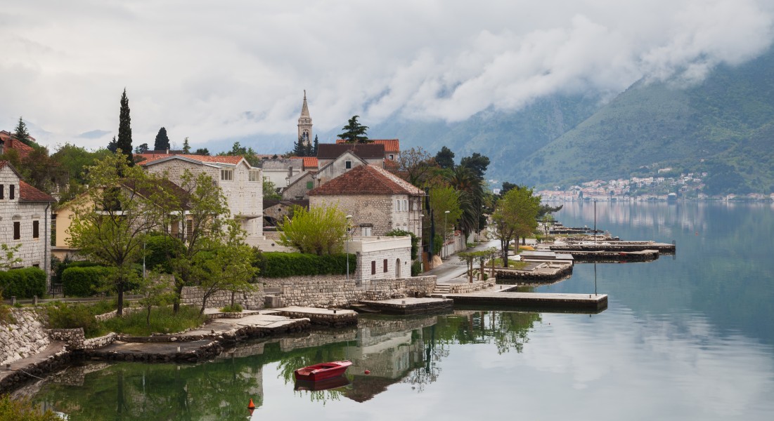 Dobrota, Bahía de Kotor, Montenegro, 2014-04-19, DD 08