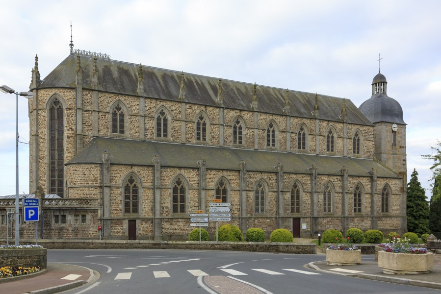 Ducey France Église-Saint-Pair-01