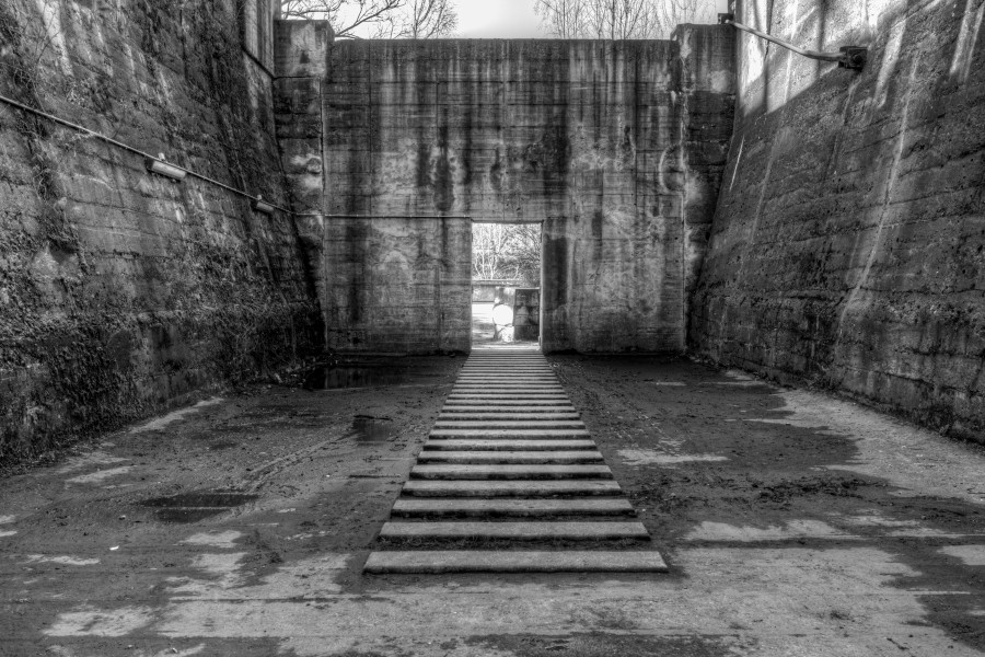 Duisburg, Landschaftspark Duisburg-Nord, Erzbunker -- 2016 -- 1229-35 (bw)