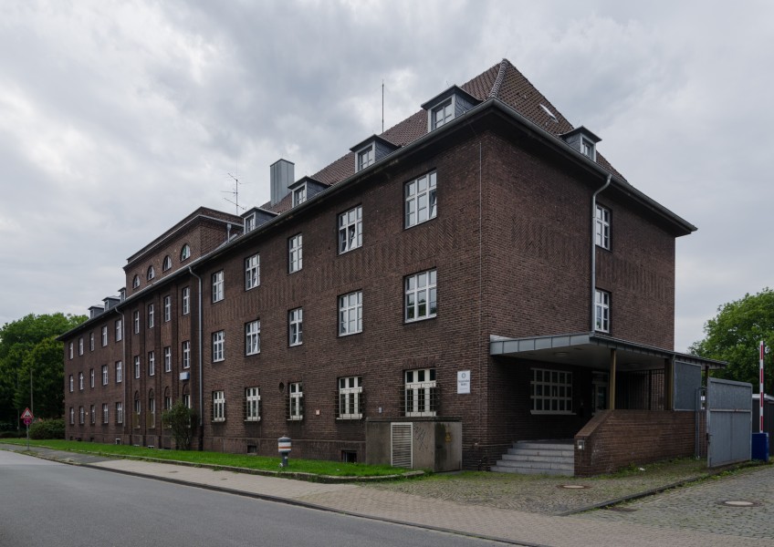 Duisburg, Neudorf, Polizeiunterkunft, 2015-07 CN-01