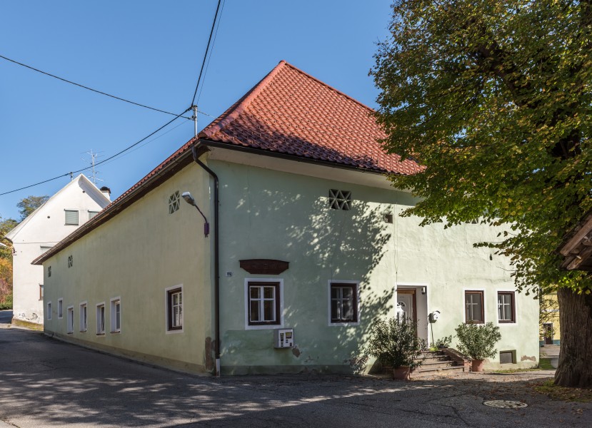 Eberndorf Kreuzberglweg 14 Rohrmeisterhaus Wohnhaus West-Ansicht 16102017 1553