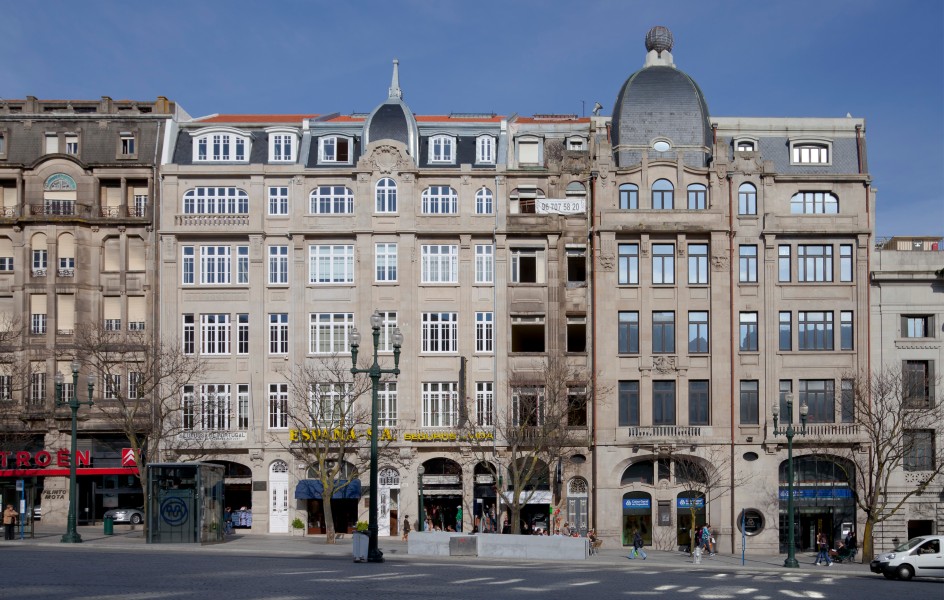 Edificio en Avenida dos Aliados, Oporto, Portugal, 2012-05-09, DD 03