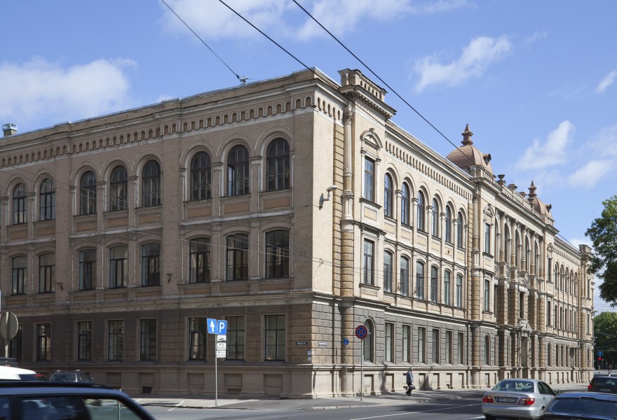Edificio en Krisjiana Valdemara iela, Riga, Letonia, 2012-08-07, DD 01