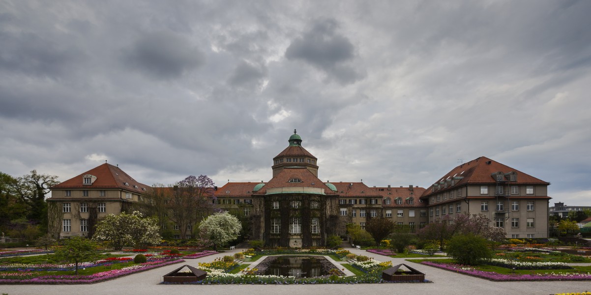 Edificio principal del Jardín Botánico de Múnich, Alemania, 2013-05-04, DD 01