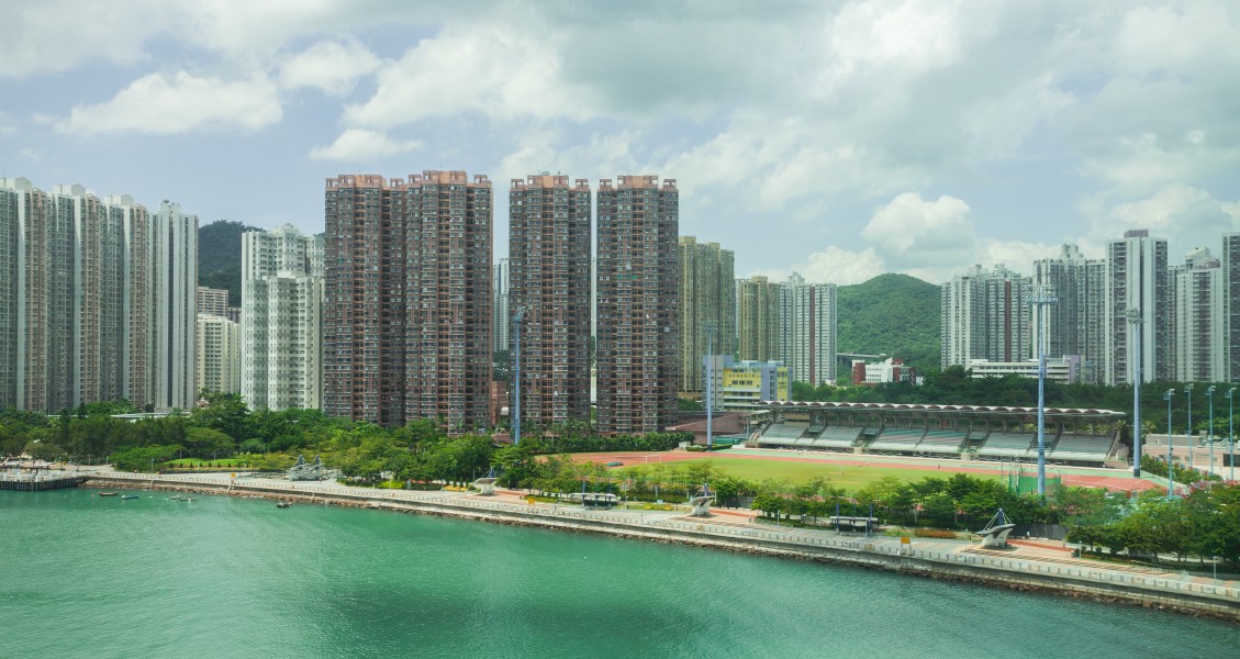Edificios en Tung Chung, Hong Kong, 2013-08-13, DD 02