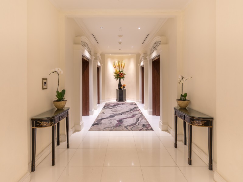 Elevators vestibule at hotel InterContinental of Singapore