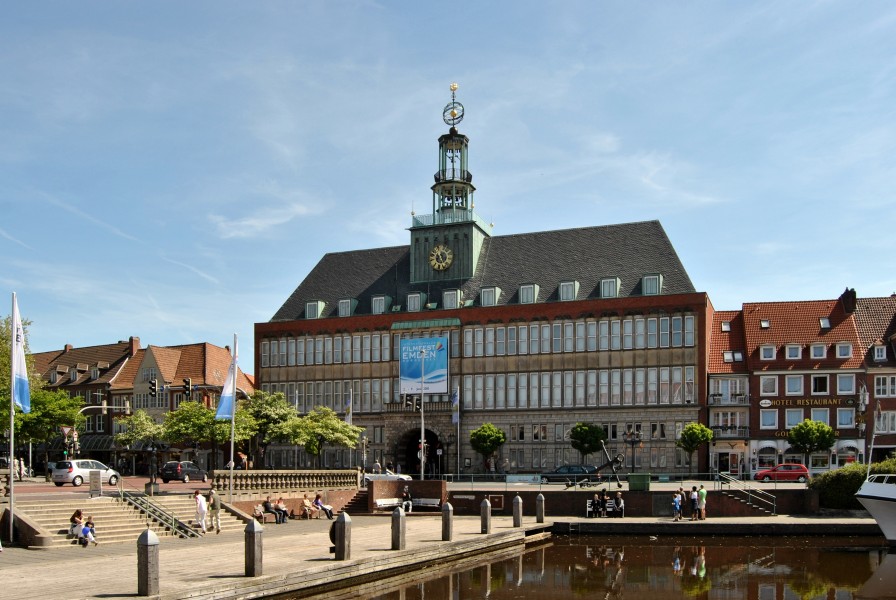 Emden, Rathaus, 2010-06 CN-01