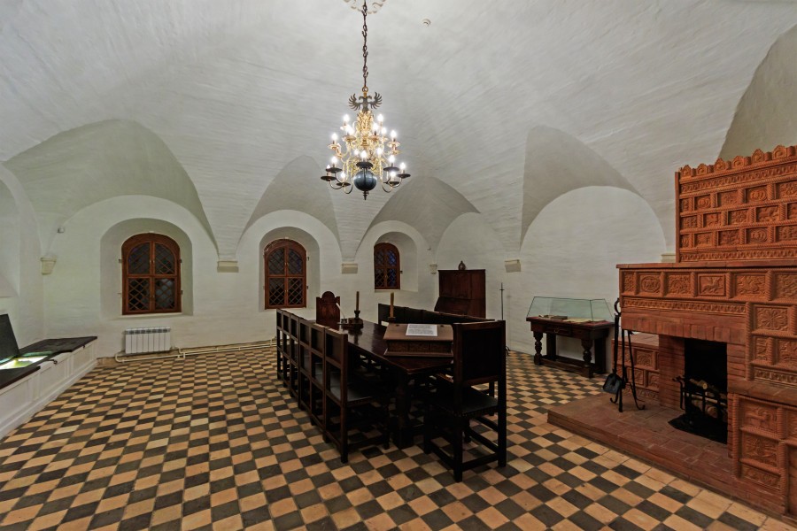 English Court in Varvarka Street 01-2016 img1