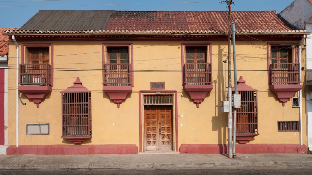Facade of Casa Colonial at ports of Altagracia