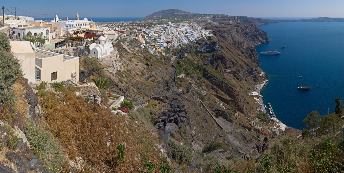 Fira and the Old Port MC