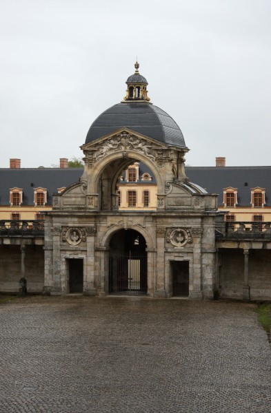 Fontainebleau - porte du baptistère