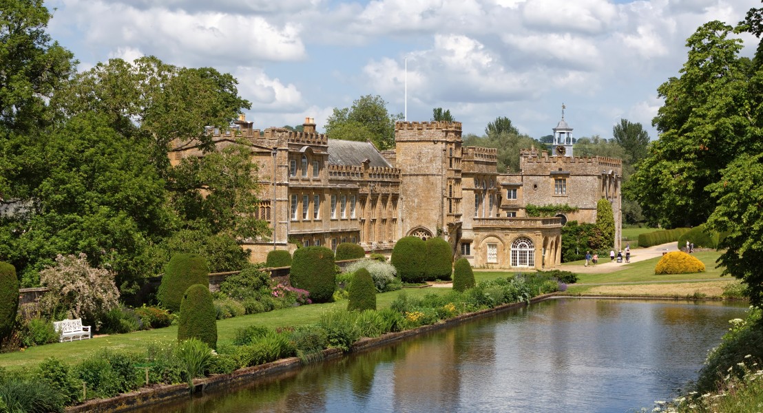 Forde Abbey over the pond 2