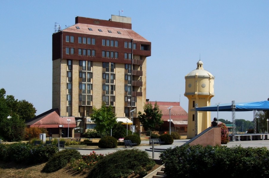 Franjo Tuđman Square, Vukovar