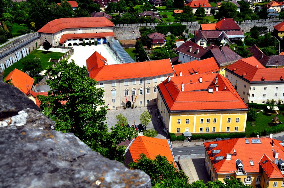 Friesach Fuerstenhof und Getreidekasten vom Petersberg 21052009 63