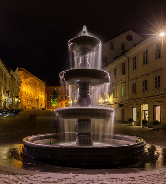 Fuente de la Plaza Nueva, Liubliana, Eslovenia, 2017-04-14, DD 44-46 HDR