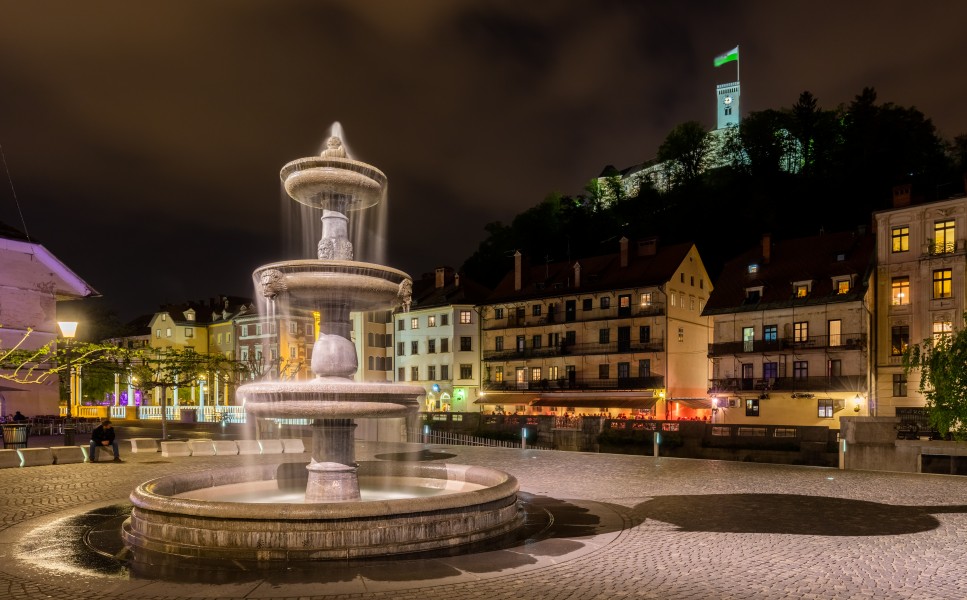 Fuente de la Plaza Nueva, Liubliana, Eslovenia, 2017-04-14, DD 50-52 HDR
