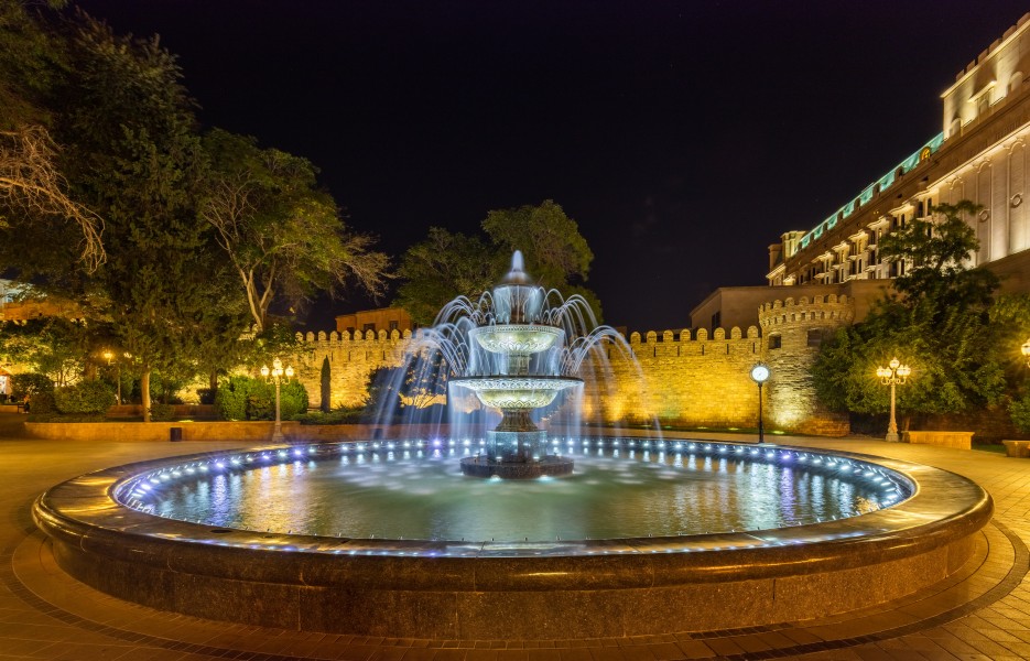 Fuente en Baku, Azerbaiyán, 2016-09-26, DD 230-232 HDR