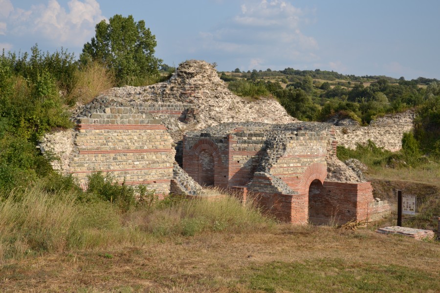 Gamzigrad - Felix Romuliana (by Pudelek) 5 - East Gate