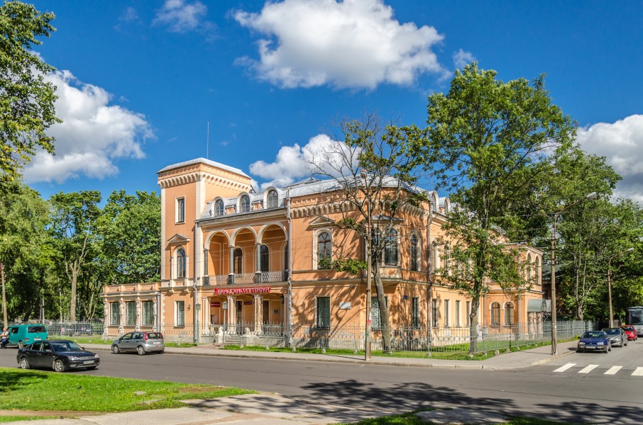 Geirot mansion in Peterhof 02