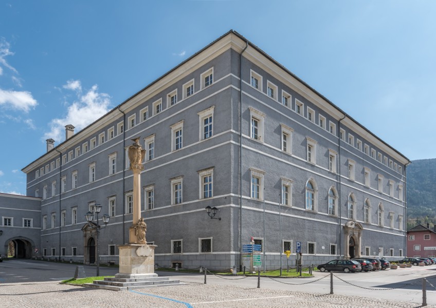 Gmuend Hauptplatz 1 Schloss Lodron NW-Ansicht 06042017 7361