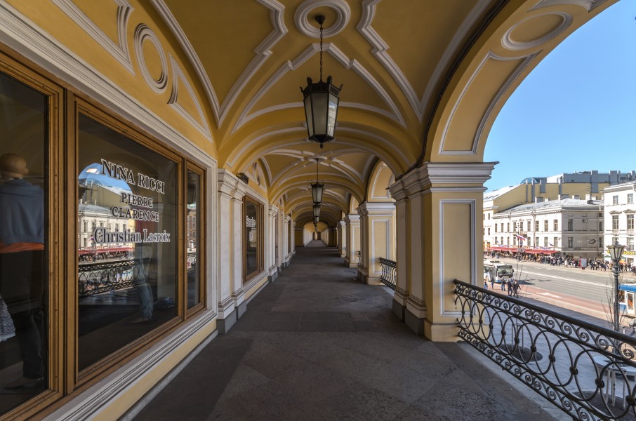 Gostiny Dvor Gallery SPB 1