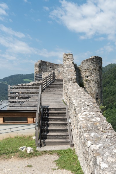 Griffen Burgruine NW-Turm 15072015 5820 5816