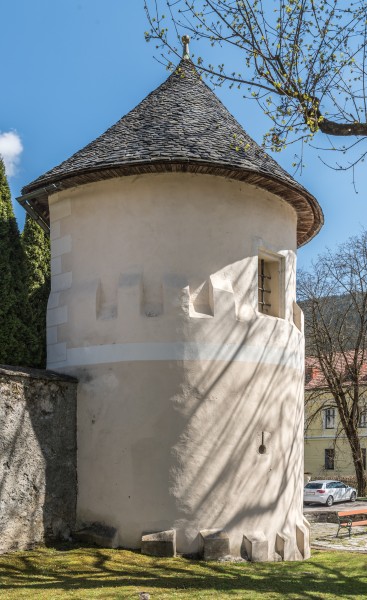 Gurk Domplatz SW-Wehrturm am Friedhof 11042016 1413