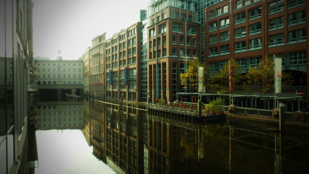 Hamburg (15350012517)