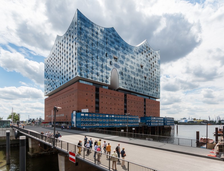 Hamburg, HafenCity, Elbphilharmonie (und Mahatma-Gandhi-Brücke) -- 2016 -- 3054
