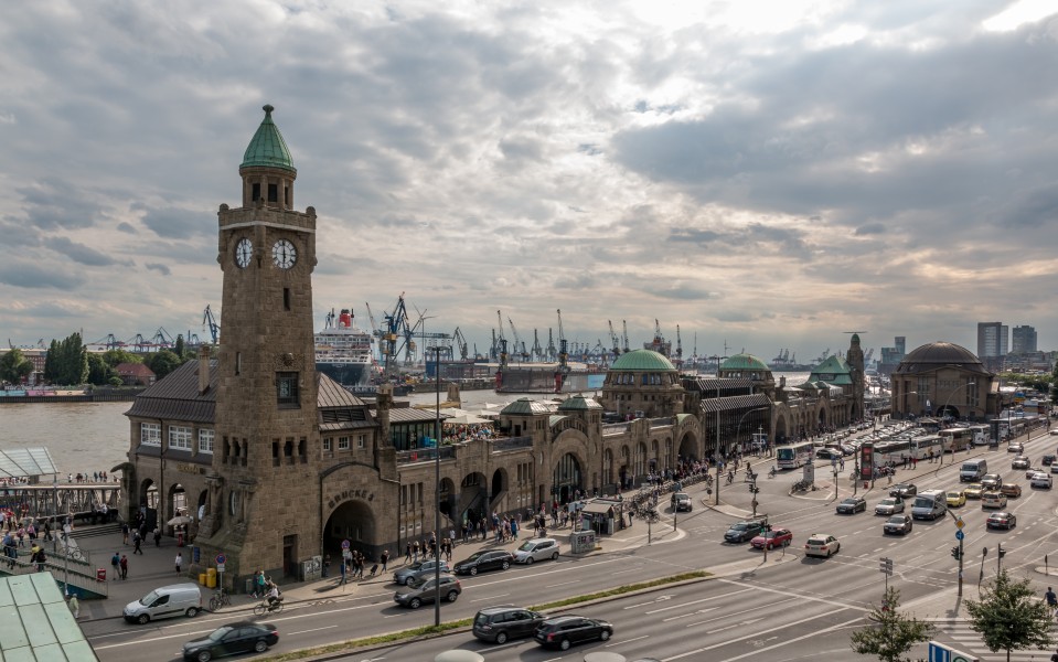 Hamburg, Landungsbrücken -- 2016 -- 3173