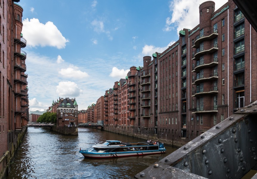 Hamburg, Speicherstadt, Wasserschloss -- 2016 -- 2956