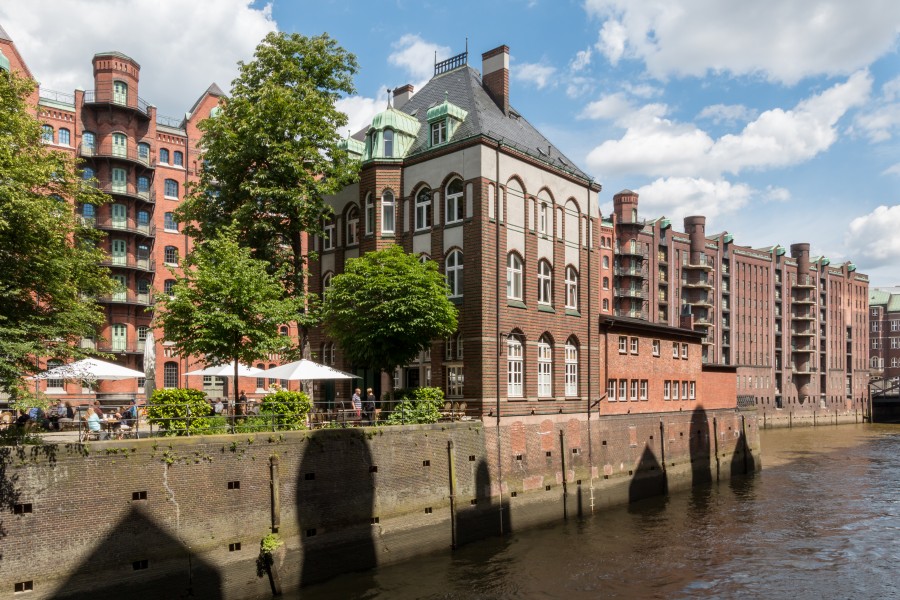 Hamburg, Speicherstadt, Wasserschloss -- 2016 -- 2971