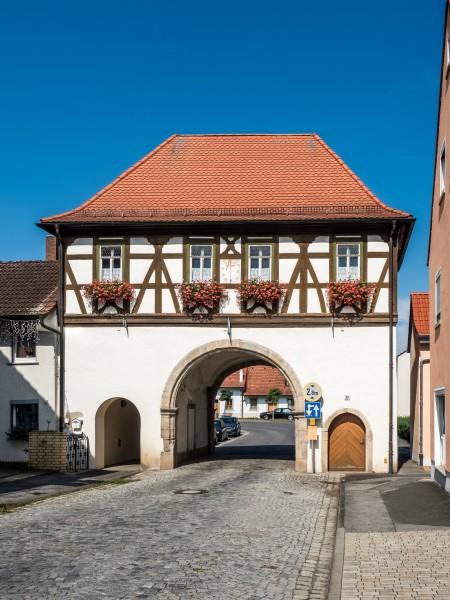 Hofheim-city-gate-8287607