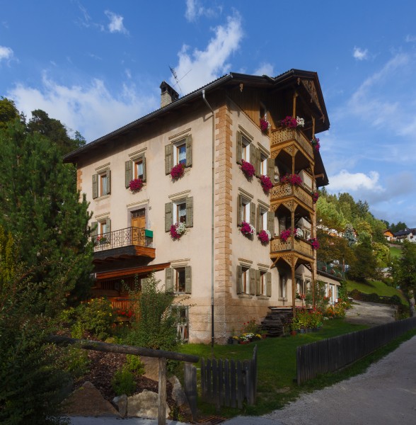 House - Urtijëi - 01