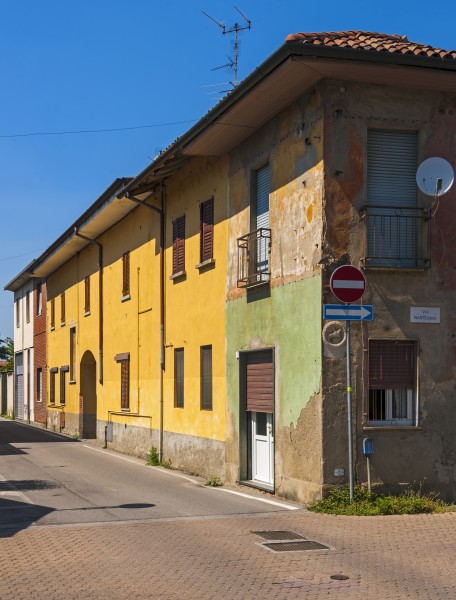 Houses at NE corner of Via Giuseppe Carcasolla and Via Martesana, Trezzo sull'Adda