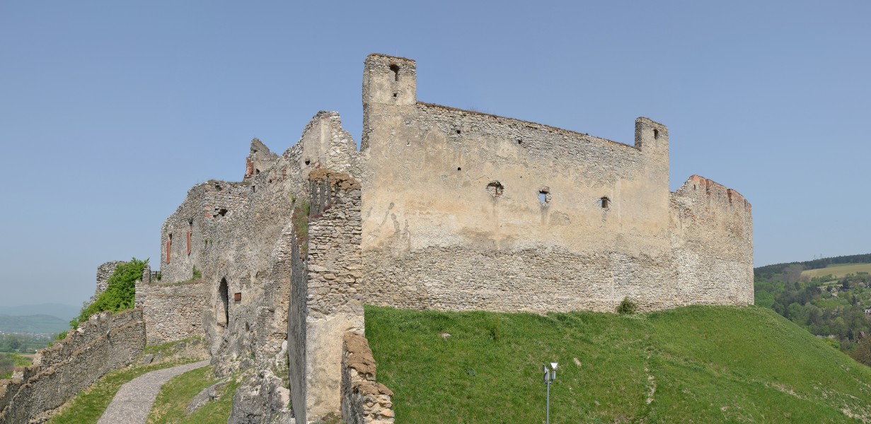 Hrad Beckov - panorama 1