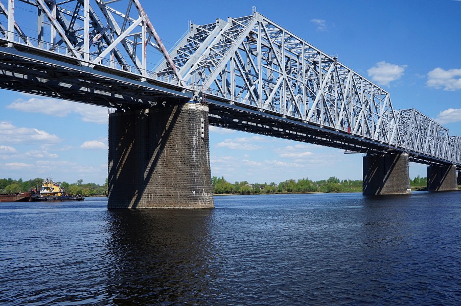 Iaroslavl le Pont du trans-sibérien sur la Volga (2)