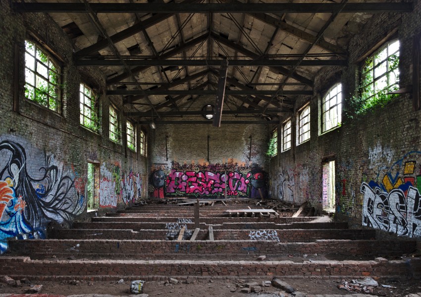 Inside an abandoned military building in Fort de la Chartreuse, Liege, Belgium (DSCF3371)