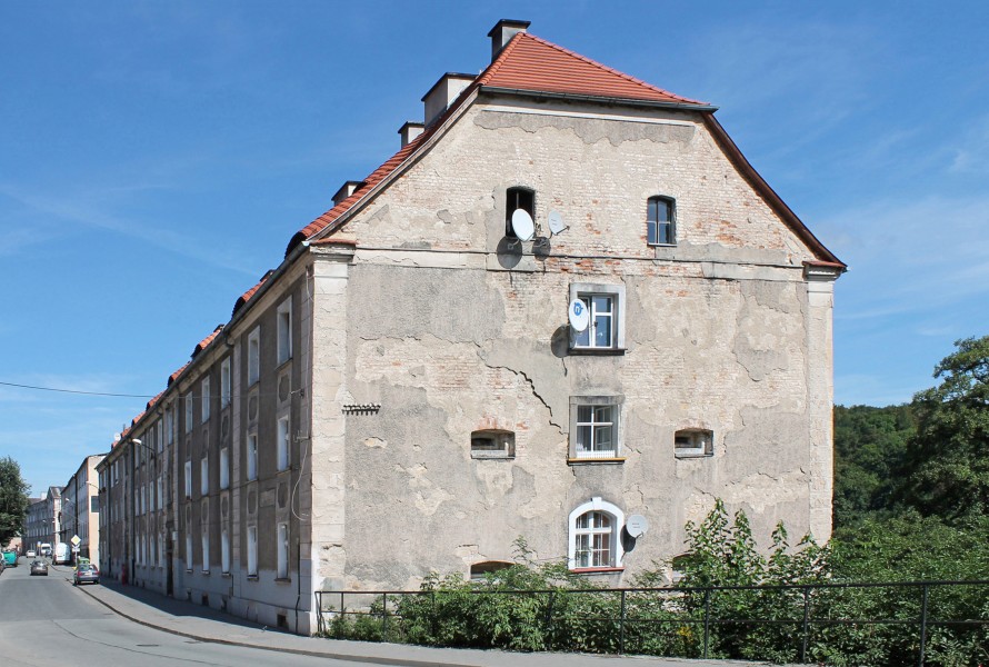 Kłodzko, ul. Łukasińskiego 26 (magazyn koszarowy)