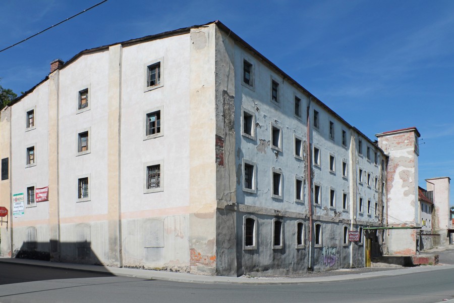 Kłodzko, ul. Łukasińskiego 28 (magazyn koszarowy)