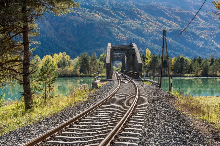 Köttmannsdorf Unterschlossberg Drau Eisenbahnbruecke 09102017 1436