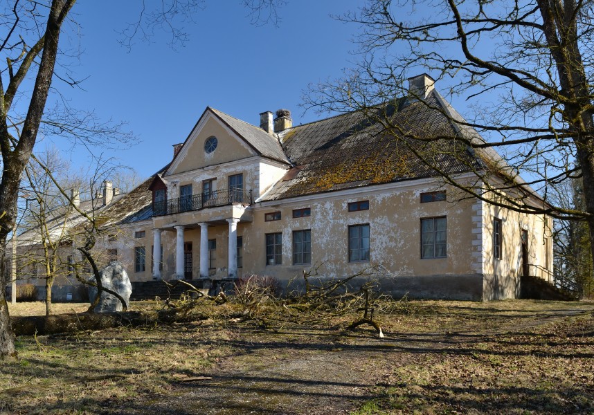 Karinu mõisa peahoone2
