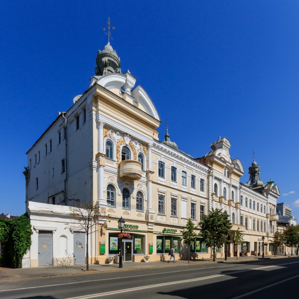Kazan Kremlevskaya Street Chernoyarovsky Passage 08-2016