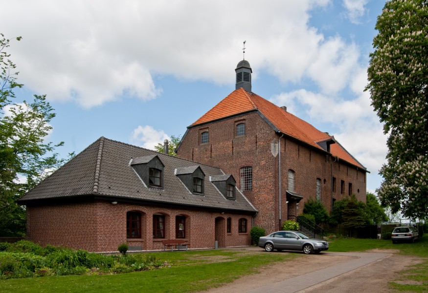 Kevelaer, Burg Kervenheim, 2012-05 CN-01