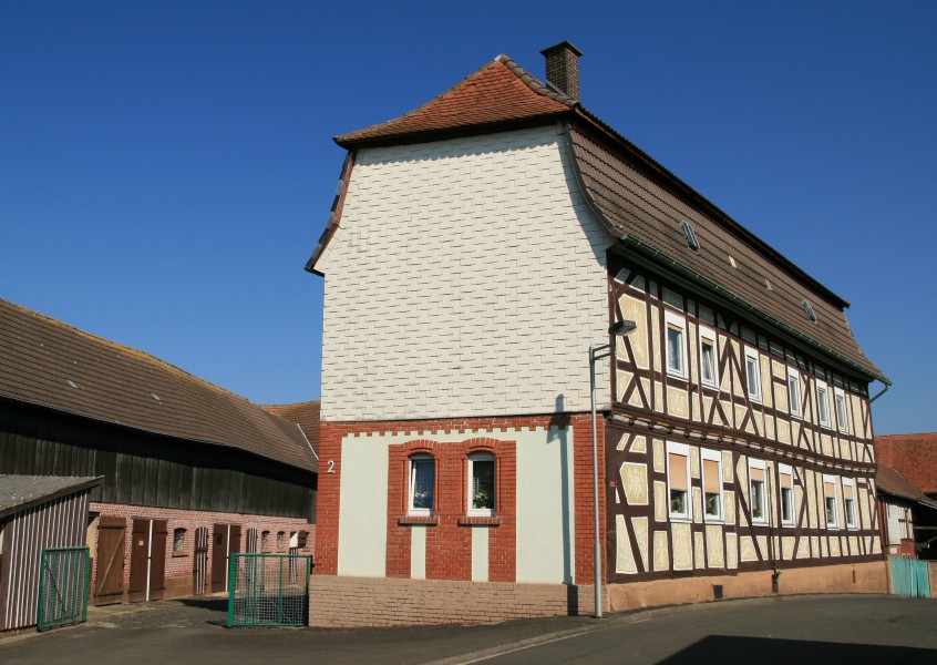 Kirchhain-Großseelheim, Vordere Hofstatt 2 20110925 Emha 3543