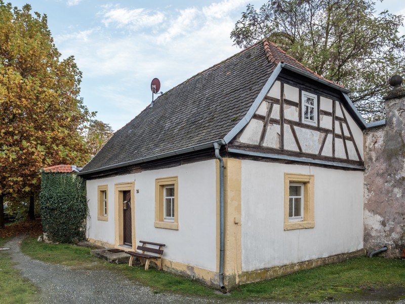 Kirchlauter-Torhäuschen-Schloss-060072-PS