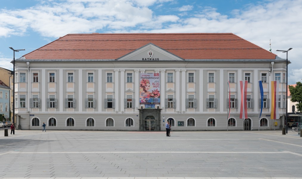 Klagenfurt Neuer Platz Rathaus Ost-Ansicht 09092015 7228