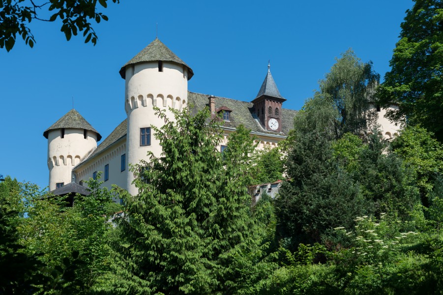 Klagenfurt Woelfnitz Schloss Tentschach 28052015 0958