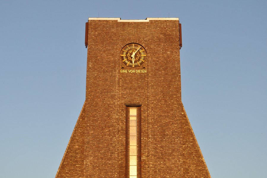 Krematorium (Friedhof Hamburg-Ohlsdorf).Uhr.ajb